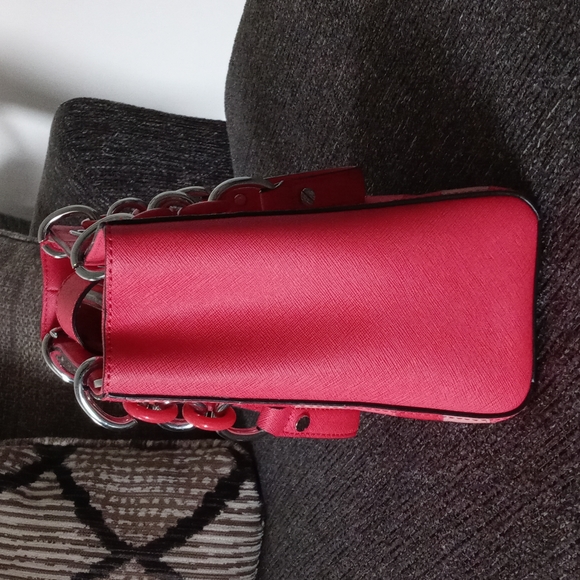 π΄SOLDπ΄πRARE/HTF Michael Korsπ - Cynthia Small Coral Chevron Saffiano Leather - Picture 6 of 16